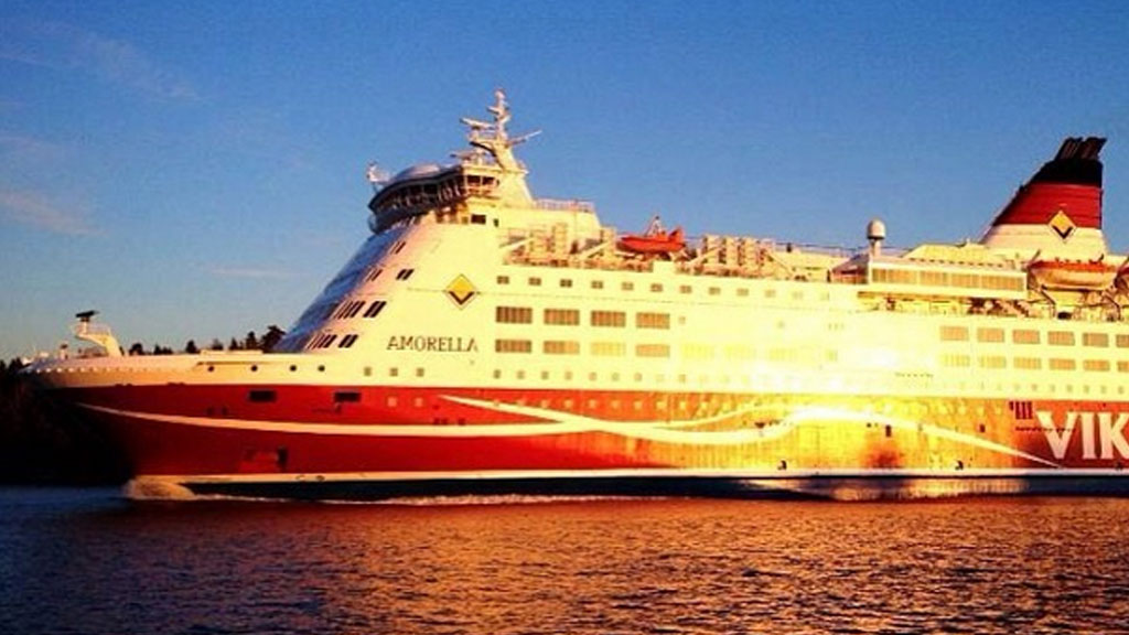 Ostsee Kreuzfahrt — historische Hafenstadt an der Ostsee